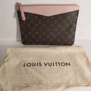 XSOLDX Louis Vuitton Pouch